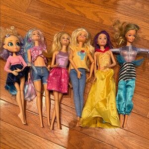 Vibrant Doll Collection with Fashion Outfits ( Preowned)